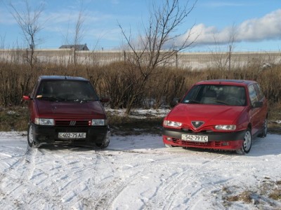 Alfa_145_and_Uno_Turbo (4).jpg