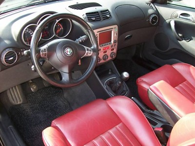 Alfa Romeo Alfa 147 1.9 JTD1.jpg