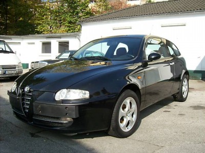 Alfa Romeo Alfa 147 1.9 JTD.jpg