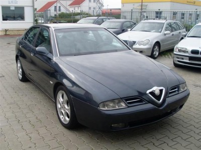 Alfa Romeo Alfa 166  EUR 2 250 2.jpg