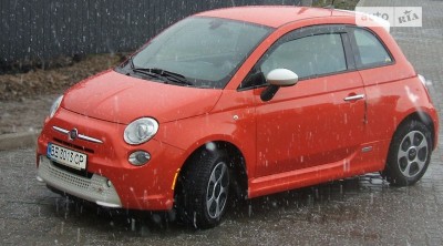 Fiat500E_Mandarin_01.jpg