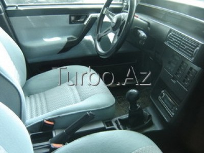 tempra cockpit.jpg